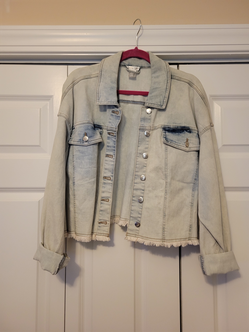 VENUS Light Bleach Wash Denim Jacket with Frayed Hem